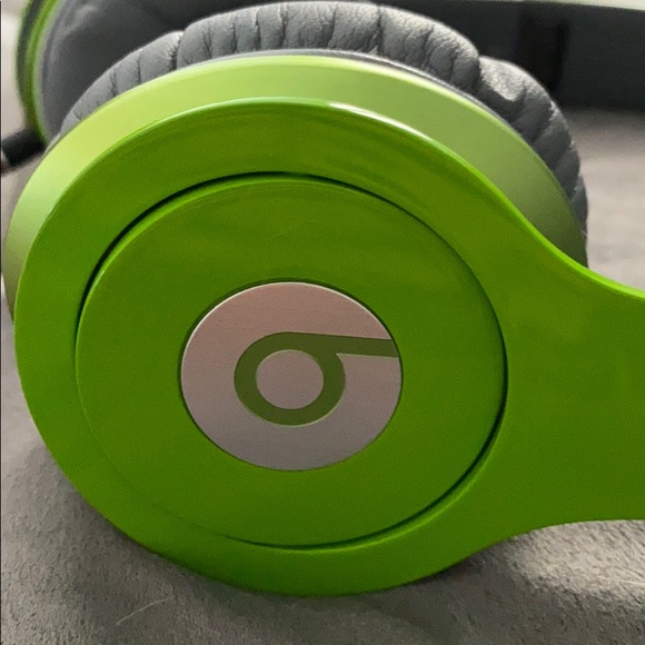Beats by dre Solo headphones - Picture 2 of 3